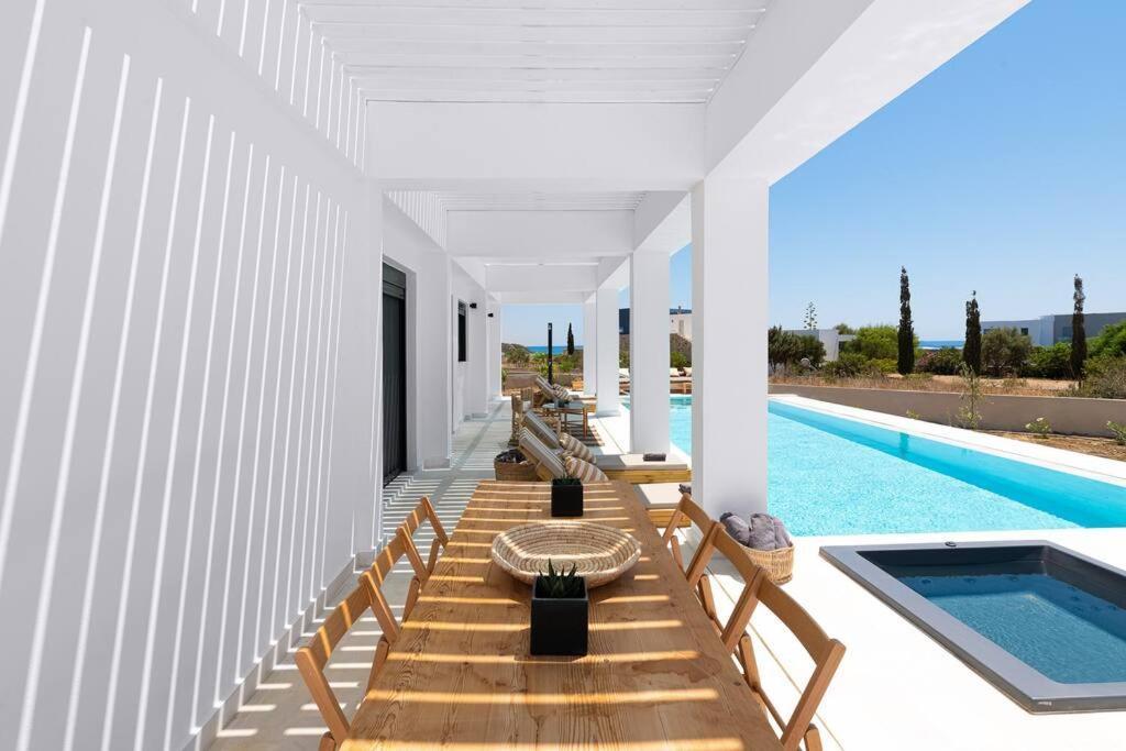 Seafish Villa, 2 Luxury At Villa Lachania