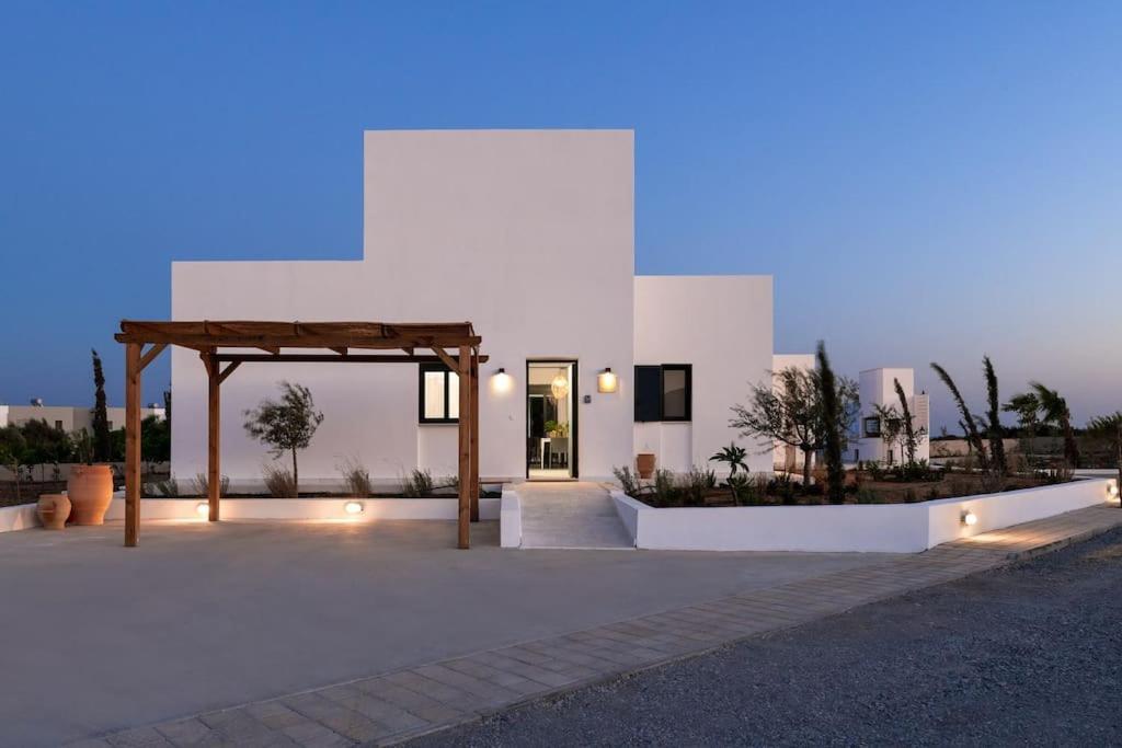Seafish Villa, 2 Luxury At Villa Lachania