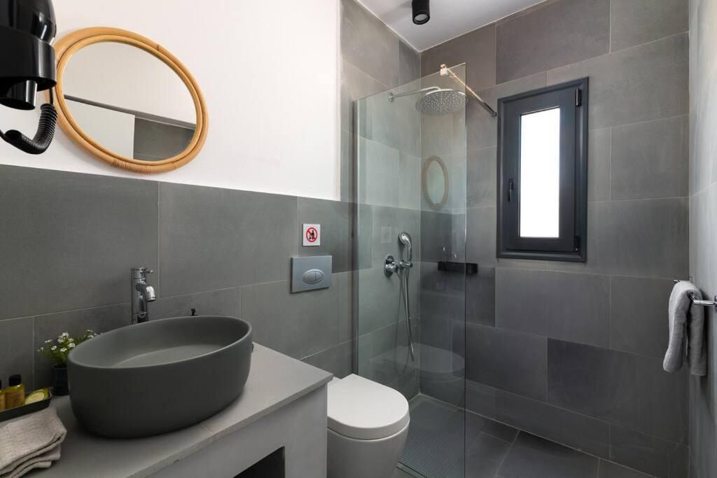 Seafish Villa, 2 Luxury At Villa Lachania