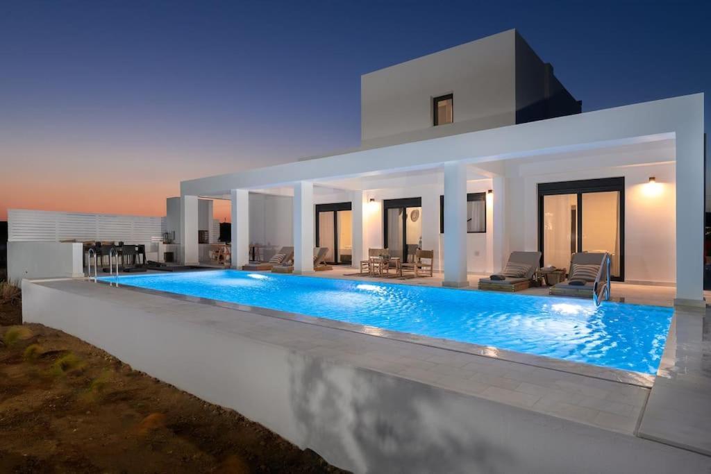Seafish Villa, 2 Luxury At Villa Lachania